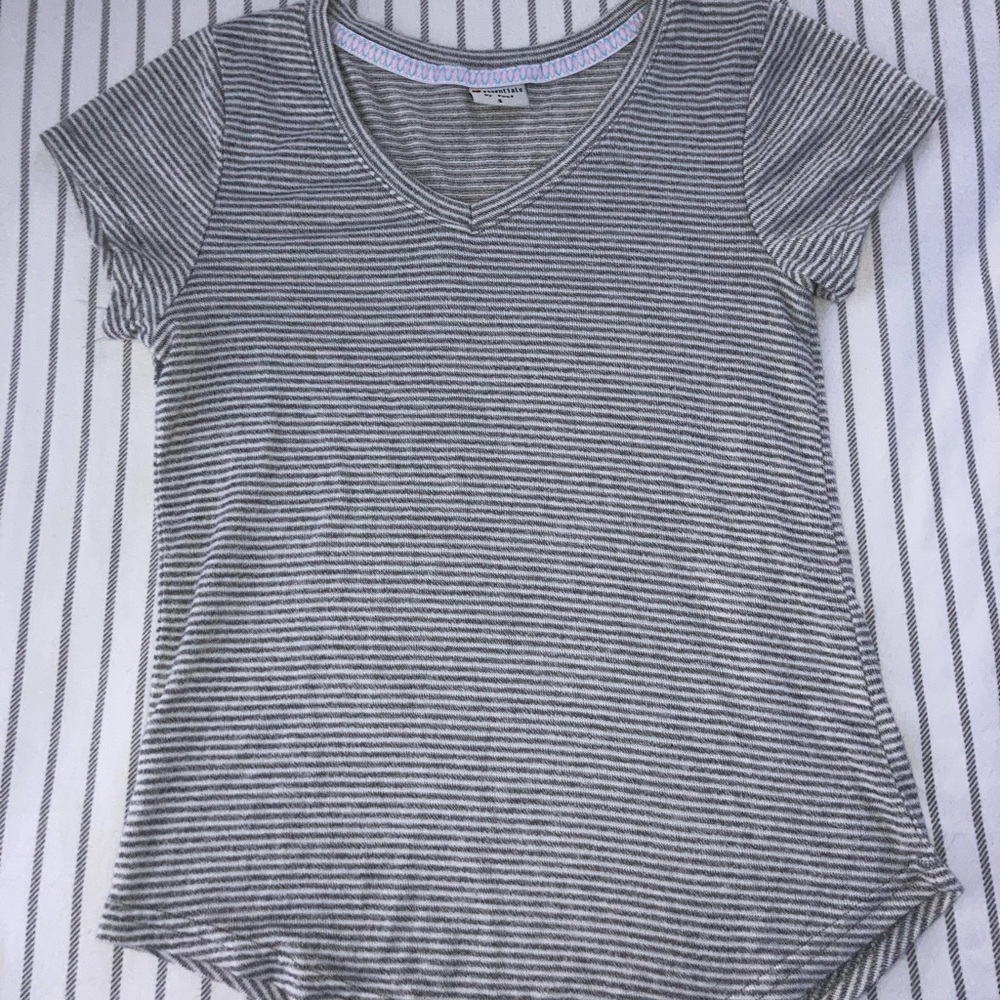 Grey/ White stripe tee